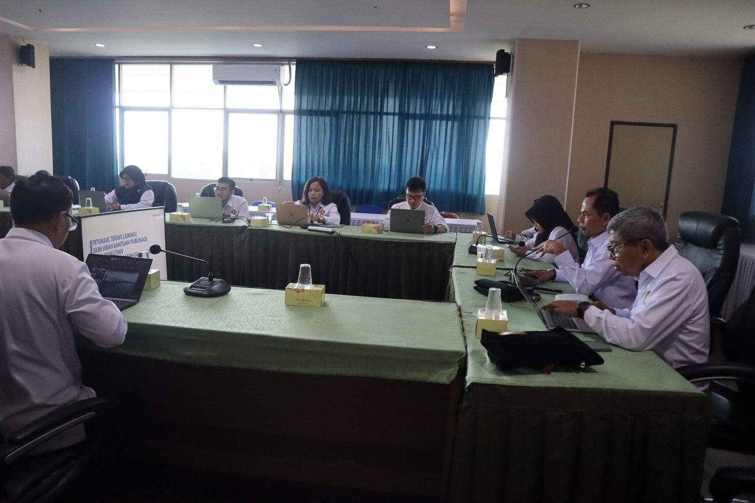 LPPM UPNVY Perkuat Akselerasi Guru Besar melalui Skema Hibah Bantuan Publikasi Hasil Penelitian bagi Dosen Lektor Kepala
