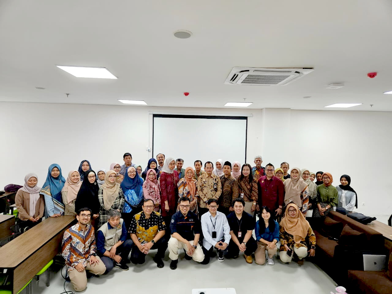Workshop Bimbingan Teknis Penulisan Buku Ber-ISBN Tingkatkan Kompetensi Dosen, Peneliti, dan Penulis