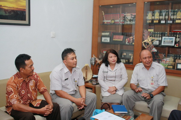 UPN 'Veteran' Gelar KKN Simada ke Entikong